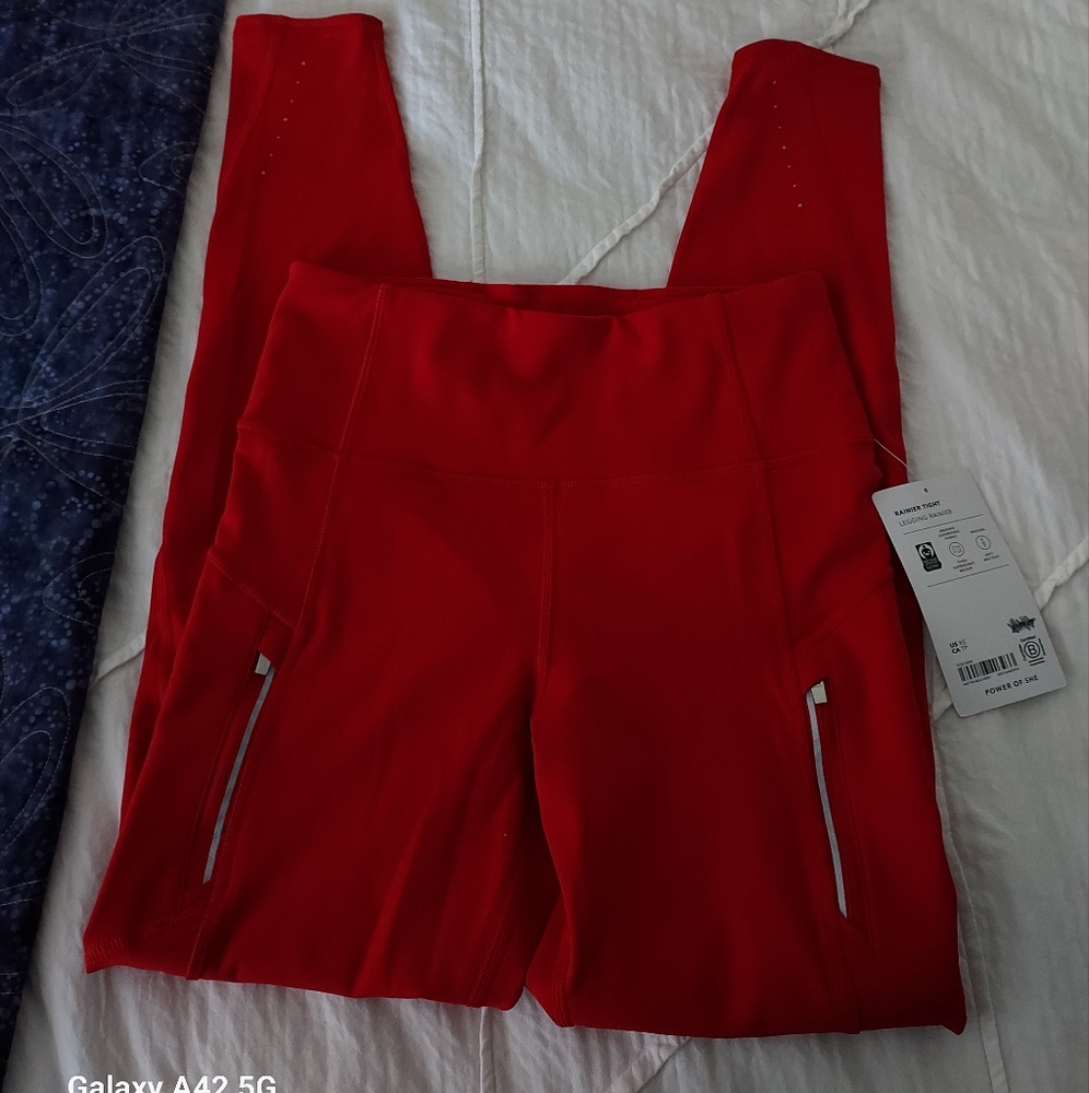 NWT Athleta Ranier High Rise Legging, Clover Berry Red, XS